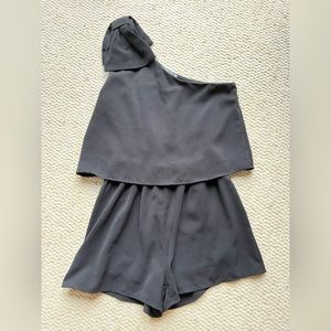 One shoulder bow romper